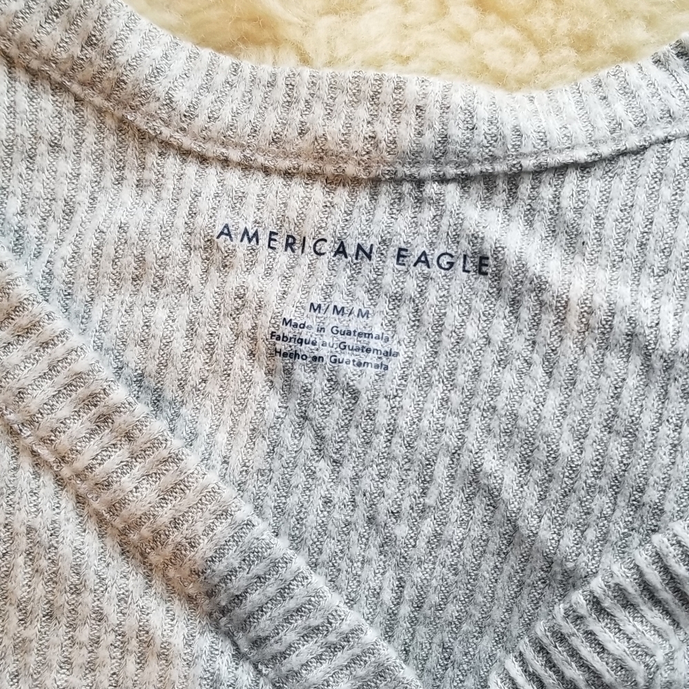 American Eagle crop top